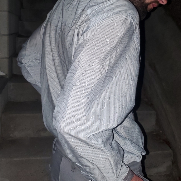 Rare Robert Graham dress shirt - Picture 3 of 7